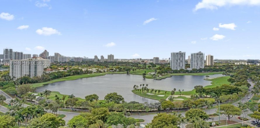 Condo à Aventura, Floride, 2 chambres  № 2048288