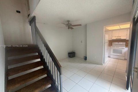 Adosado en venta en Miami, Florida, 2 dormitorios, 99.03 m2 № 2374226 - foto 7
