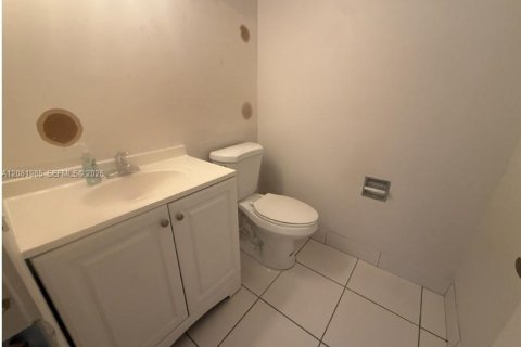 Adosado en venta en Miami, Florida, 2 dormitorios, 99.03 m2 № 2374226 - foto 13