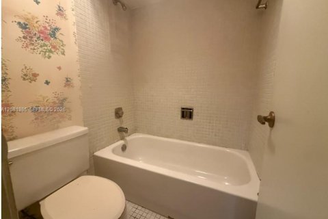 Adosado en venta en Miami, Florida, 2 dormitorios, 99.03 m2 № 2374226 - foto 11