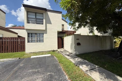 Adosado en venta en Miami, Florida, 2 dormitorios, 99.03 m2 № 2374226 - foto 2