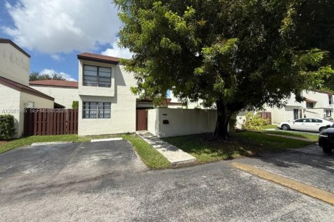 Adosado en Miami, Florida 2 dormitorios, 99.03 m2 № 2374226