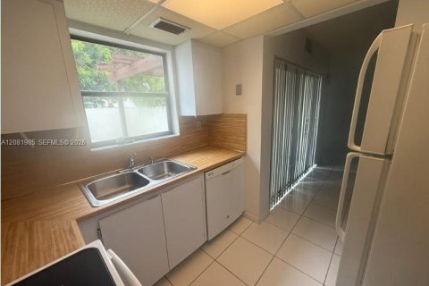 Adosado en venta en Miami, Florida, 2 dormitorios, 99.03 m2 № 2374226 - foto 6