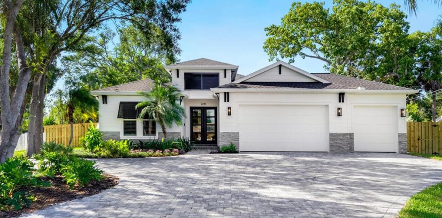 House in Sarasota, Florida 3 bedrooms, 209.22 sq.m. № 1723460