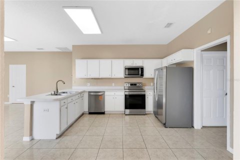 House in Kissimmee, Florida 4 bedrooms, 157 sq.m. № 2428818 - photo 8