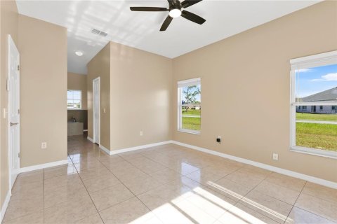 House in Kissimmee, Florida 4 bedrooms, 157 sq.m. № 2428818 - photo 11