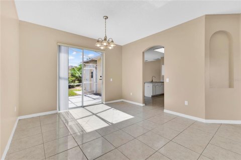 House in Kissimmee, Florida 4 bedrooms, 157 sq.m. № 2428818 - photo 3