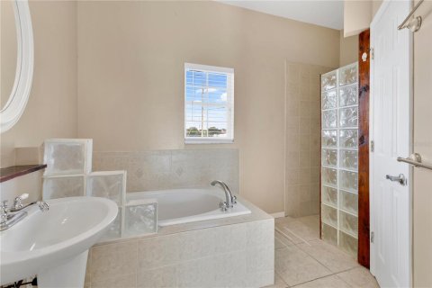 House in Kissimmee, Florida 4 bedrooms, 157 sq.m. № 2428818 - photo 13