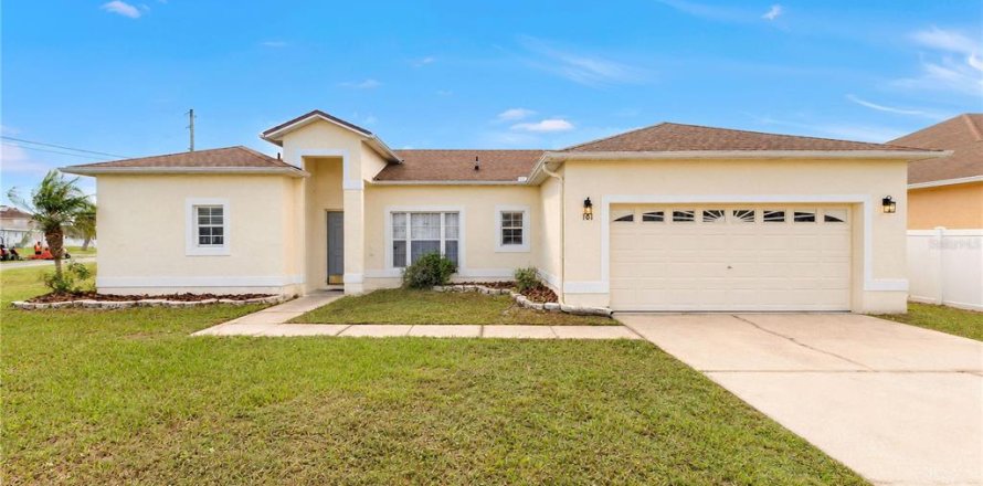 House in Kissimmee, Florida 4 bedrooms, 157 sq.m. № 2428818