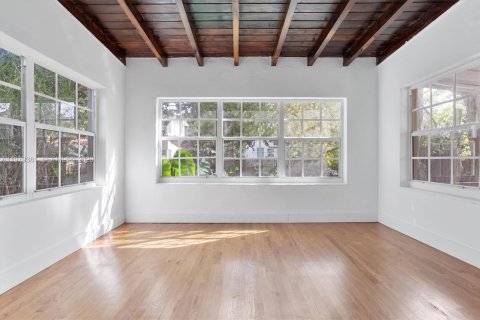 House in Miami, Florida 3 bedrooms, 95.13 sq.m. № 2049338 - photo 8