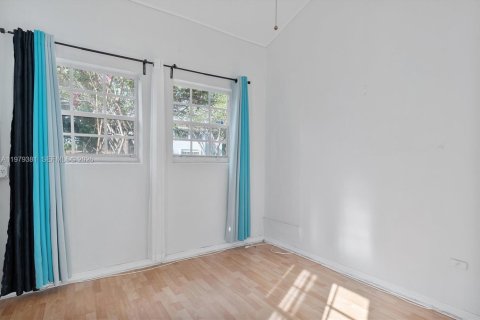 House in Miami, Florida 3 bedrooms, 95.13 sq.m. № 2049338 - photo 19