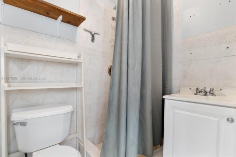 House in Miami, Florida 3 bedrooms, 95.13 sq.m. № 2049338 - photo 17