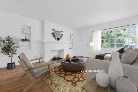 House in Miami, Florida 3 bedrooms, 95.13 sq.m. № 2049338 - photo 2