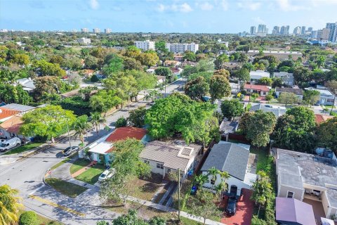 House in Miami, Florida 3 bedrooms, 95.13 sq.m. № 2049338 - photo 28