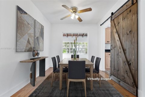 House in Miami, Florida 3 bedrooms, 95.13 sq.m. № 2049338 - photo 5