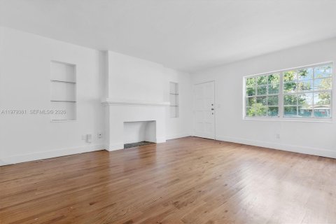 House in Miami, Florida 3 bedrooms, 95.13 sq.m. № 2049338 - photo 3