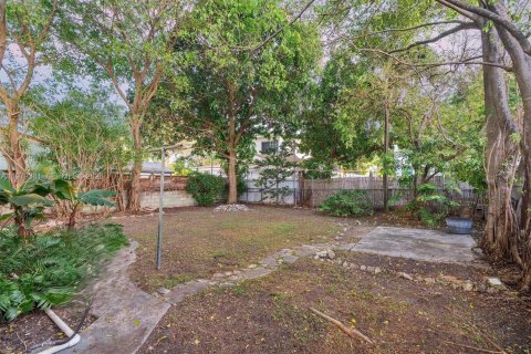 House in Miami, Florida 3 bedrooms, 95.13 sq.m. № 2049338 - photo 24