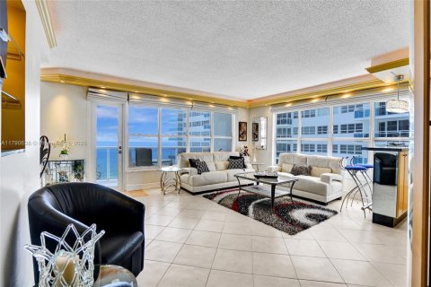 Condo in Fort Lauderdale, Florida, 2 bedrooms  № 1726263 - photo 15