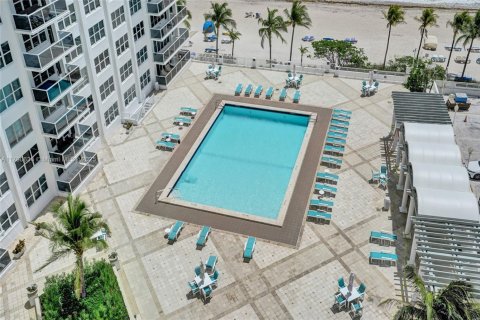 Condo in Fort Lauderdale, Florida, 2 bedrooms  № 1726263 - photo 5