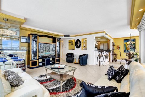 Condo in Fort Lauderdale, Florida, 2 bedrooms  № 1726263 - photo 17