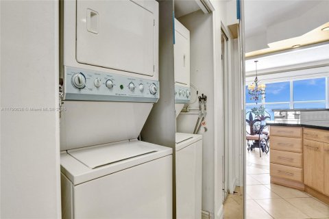 Condo in Fort Lauderdale, Florida, 2 bedrooms  № 1726263 - photo 21