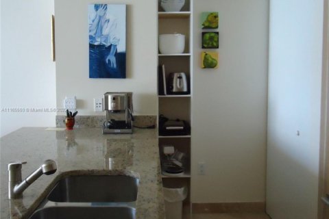 Copropriété à louer à Hallandale Beach, Floride: 1 chambre, 75.34 m2 № 11164 - photo 4