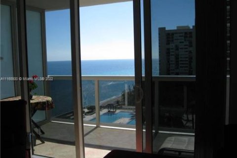 Copropriété à louer à Hallandale Beach, Floride: 1 chambre, 75.34 m2 № 11164 - photo 16