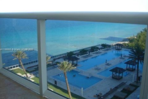 Copropriété à louer à Hallandale Beach, Floride: 1 chambre, 75.34 m2 № 11164 - photo 15