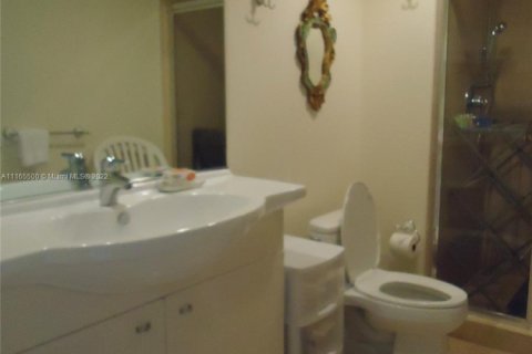 Copropriété à louer à Hallandale Beach, Floride: 1 chambre, 75.34 m2 № 11164 - photo 8