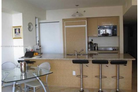 Copropriété à louer à Hallandale Beach, Floride: 1 chambre, 75.34 m2 № 11164 - photo 2