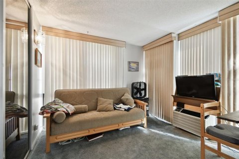 Condo in South Pasadena, Florida, 1 bedroom  № 1542529 - photo 18