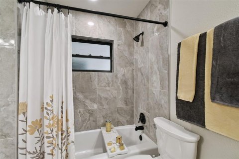Casa en venta en Tampa, Florida, 3 dormitorios, 184.78 m2 № 2107673 - foto 16