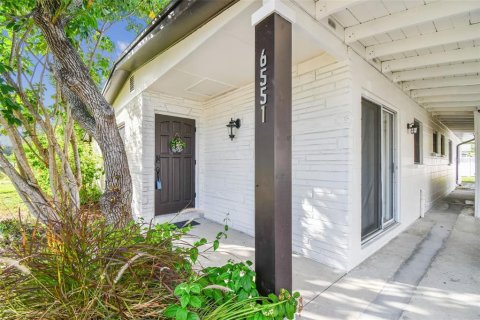 Casa en venta en Tampa, Florida, 3 dormitorios, 184.78 m2 № 2107673 - foto 4