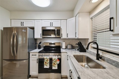 Casa en venta en Tampa, Florida, 3 dormitorios, 184.78 m2 № 2107673 - foto 12