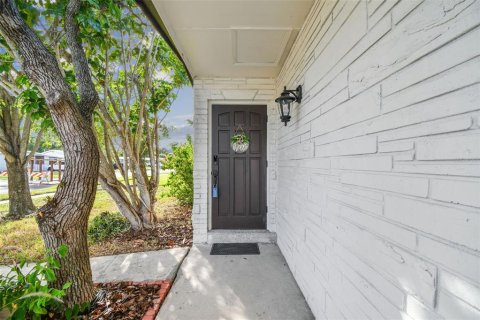 Casa en venta en Tampa, Florida, 3 dormitorios, 184.78 m2 № 2107673 - foto 3