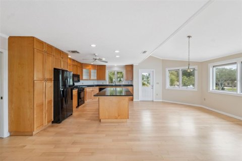 House in Holiday, Florida 4 bedrooms, 316.98 sq.m. № 2155553 - photo 25