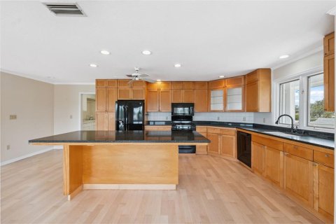 House in Holiday, Florida 4 bedrooms, 316.98 sq.m. № 2155553 - photo 22