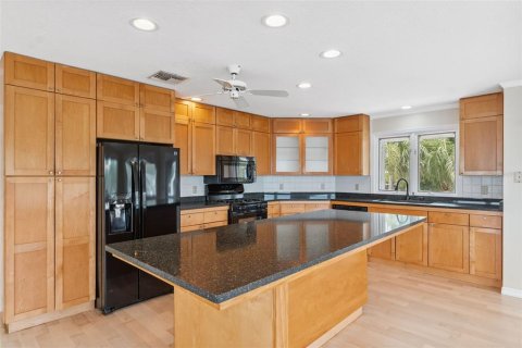 House in Holiday, Florida 4 bedrooms, 316.98 sq.m. № 2155553 - photo 24