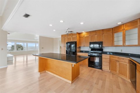 House in Holiday, Florida 4 bedrooms, 316.98 sq.m. № 2155553 - photo 21