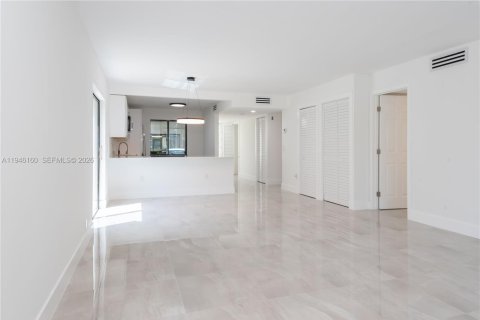 Condominio en venta en Weston, Florida, 2 dormitorios, 113.34 m2 № 2054884 - foto 14