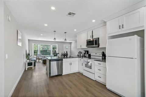 House in Englewood, Florida 3 bedrooms, 125.42 sq.m. № 1841469 - photo 6