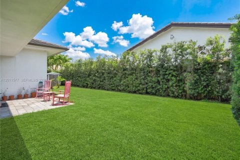Casa en venta en Miami, Florida, 4 dormitorios, 222.32 m2 № 2076544 - foto 20