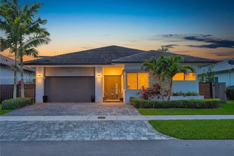 Casa en venta en Miami, Florida, 4 dormitorios, 222.32 m2 № 2076544 - foto 21