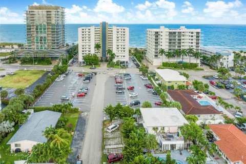 Commercial property in Pompano Beach, Florida 278.89 sq.m. № 1119070 - photo 1
