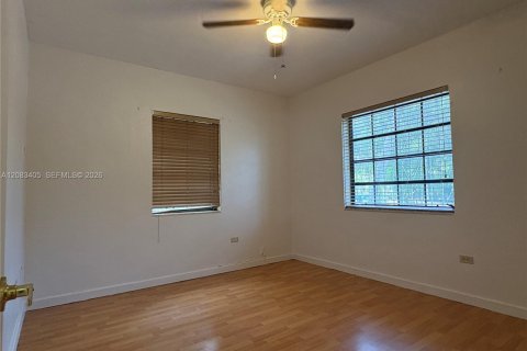 Casa en alquiler en Miami, Florida, 3 dormitorios, 118.17 m2 № 2348690 - foto 7