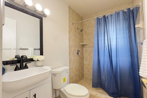 Casa en alquiler en Miami, Florida, 3 dormitorios, 118.17 m2 № 2348690 - foto 10