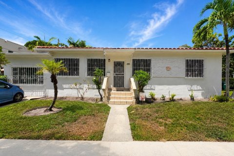 Casa en Miami, Florida 3 dormitorios, 118.17 m2 № 2348690