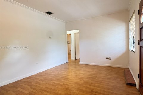 Casa en alquiler en Miami, Florida, 3 dormitorios, 118.17 m2 № 2348690 - foto 3