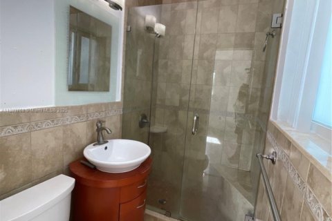Villa ou maison à vendre à Surfside, Floride: 3 chambres № 1688873 - photo 8