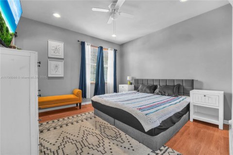 Townhouse in Hollywood, Florida 3 bedrooms, 146.79 sq.m. № 1940051 - photo 16